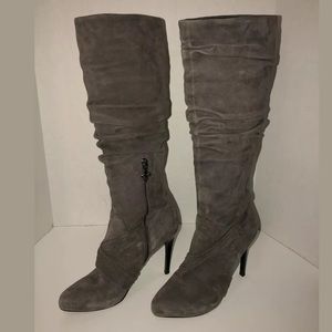 Beautiful Donald J Pliner suede boots